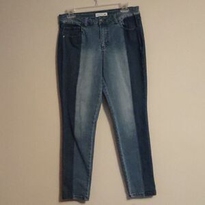 Artisan NY Women's size 8‎ Light wash Dark Wash Crop Denim Jeans